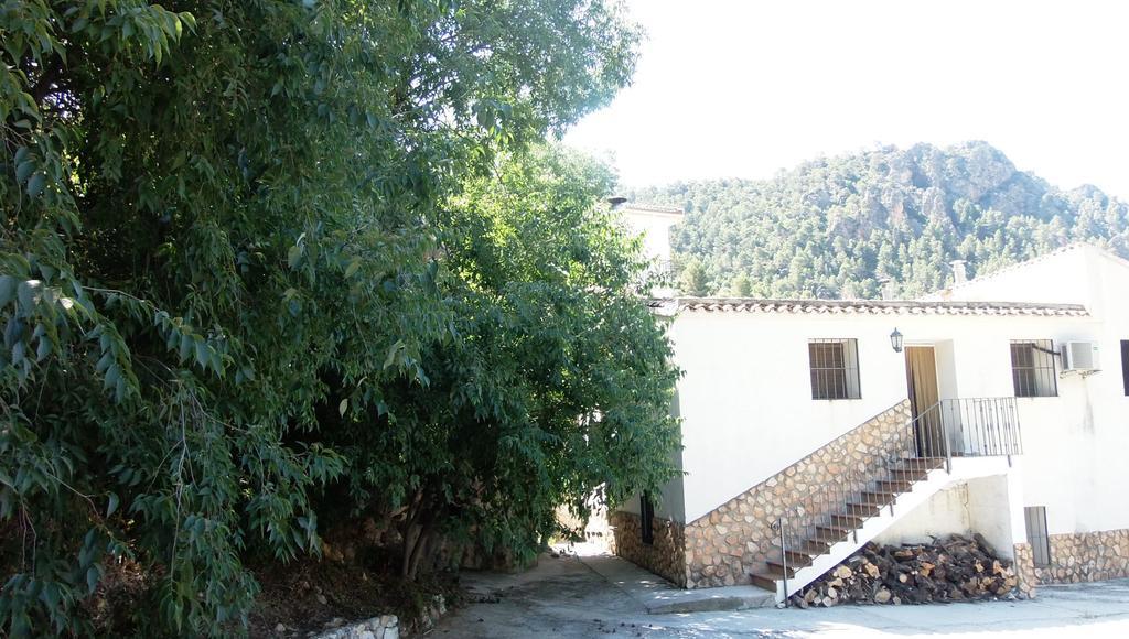 Casas La Piedra De Tiscar Villa Luaran gambar